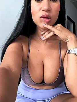 Snapshot of lady-rosse chatting on February 22, 2025, 4:09 pm lady-rosse online show from February 22, 2025, 4:09 pm