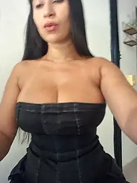 Snapshot of lady-rosse chatting on October 24, 2025, 3:22 pm lady-rosse online show from October 24, 2025, 3:22 pm