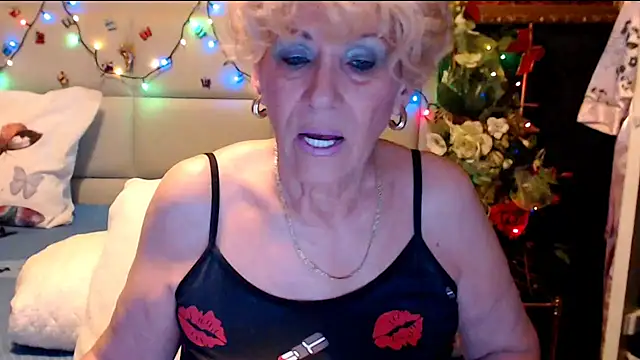 HappyWomanOn online show from November 22, 2025, 10:03 am