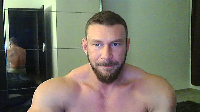 muscularkevin online show from December 2, 2025, 4:14 am