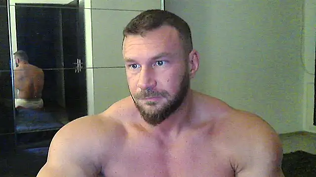 muscularkevin online show from November 25, 2025, 4:46 am