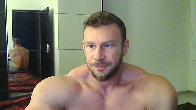 muscularkevin online show from December 25, 2024, 4:44 am
