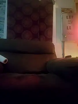 Hotredheadandtoungelasher online show from March 27, 2026, 7:50 am