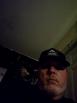 Snapshot of Hotredheadandtoungelasher chatting on April 27, 2026, 7:12 pm Hotredheadandtoungelasher online show from April 27, 2026, 7:12 pm
