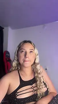 Irisweet  online show from January 7, 2026, 11:43 pm