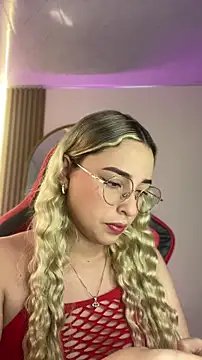 Irisweet  online show from May 24, 2026, 12:54 am