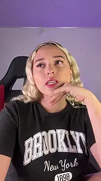 Irisweet  online show from November 5, 2025, 10:13 pm