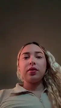 Irisweet  online show from February 3, 2026, 9:09 pm