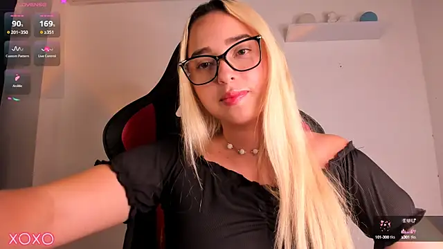 Irisweet  online show from March 18, 2025, 11:42 pm