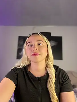 Irisweet  online show from November 26, 2025, 9:37 pm