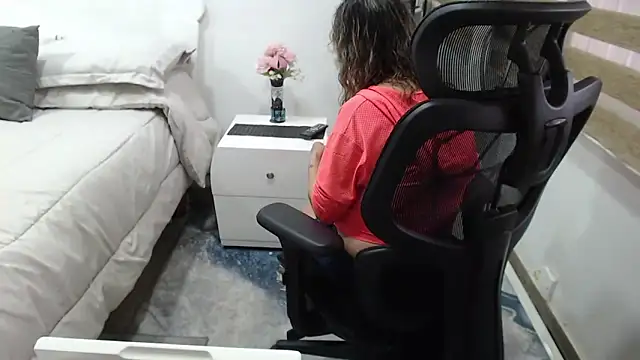 jesy hot online show from April 16, 2026, 8:20 pm