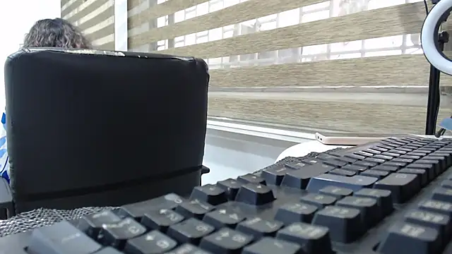 jesy hot online show from September 17, 2025, 10:01 pm