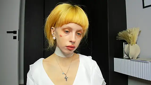 Snapshot of FlowerOfSin2001 chatting on March 1, 2026, 5:46 pm FlowerOfSin2001 online show from March 1, 2026, 5:46 pm