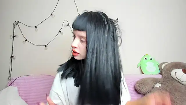 Snapshot of FlowerOfSin2001 chatting on September 20, 2025, 4:23 pm FlowerOfSin2001 online show from September 20, 2025, 4:23 pm