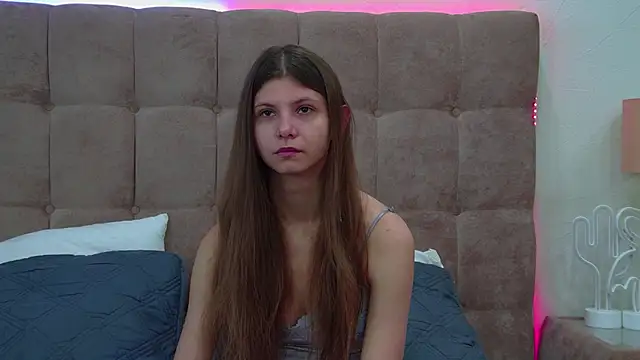 AudreyBarlow online show from October 3, 2025, 6:37 am