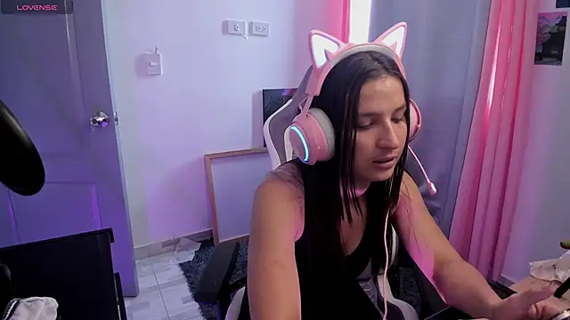 Cositarica  online show from February 10, 2026, 9:25 pm