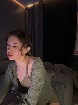 Bastet online show from November 17, 2025, 6:01 pm