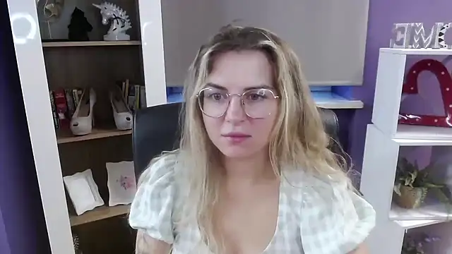 Zoey Erotic online show from September 9, 2025, 4:33 am