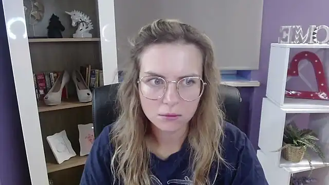 Zoey Erotic online show from September 16, 2025, 4:35 am