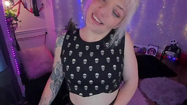 AliceW0lf online show from September 15, 2025, 7:58 pm