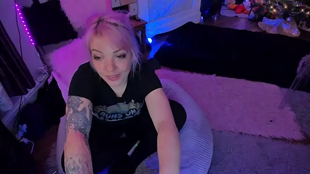 AliceW0lf online show from December 16, 2025, 9:19 pm