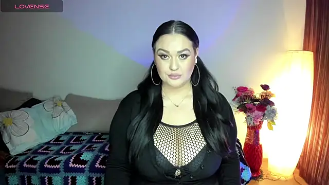 Laura sinner online show from March 18, 2025, 9:10 pm