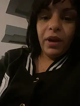 Snapshot of Kataliina chatting on May 9, 2026, 1:09 am Kataliina online show from May 9, 2026, 1:09 am