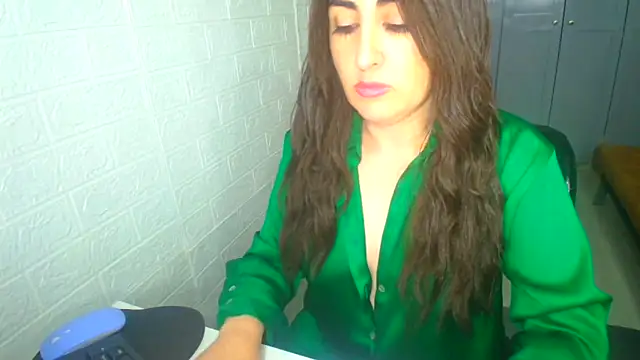 naughty sarahh online show from September 12, 2025, 10:20 pm