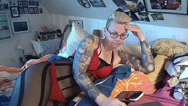 Snapshot of MaryG chatting on March 3, 2025, 2:06 pm MaryG online show from March 3, 2025, 2:06 pm