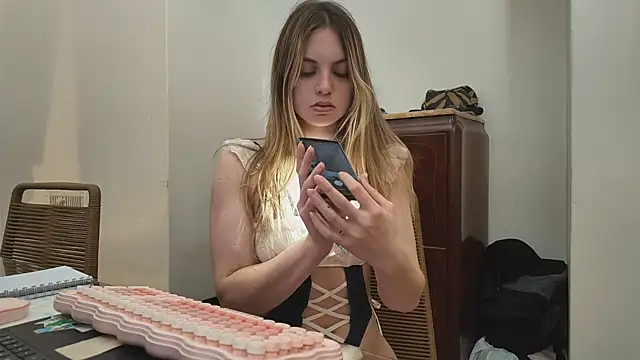 Snapshot of Elnonoykeila77 chatting on June 13, 2026, 4:10 am Elnonoykeila77 online show from June 13, 2026, 4:10 am