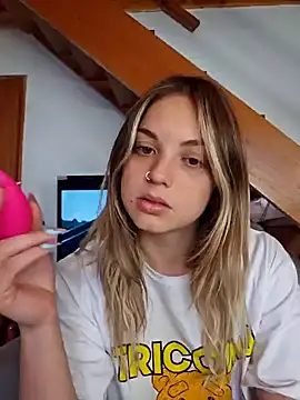 Snapshot of Elnonoykeila77 chatting on January 27, 2025, 4:54 pm Elnonoykeila77 online show from January 27, 2025, 4:54 pm