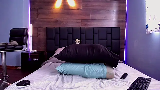 anthonylatynxd online show from November 16, 2025, 7:07 pm