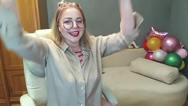 Cute sun online show from February 28, 2025, 8:18 pm