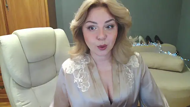 Cute sun online show from October 12, 2025, 9:43 am