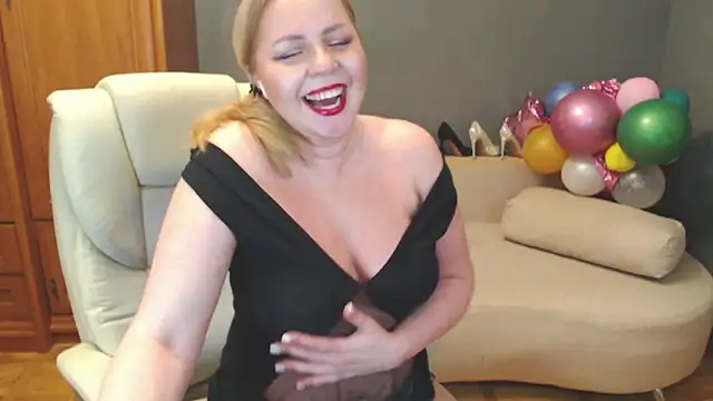 Cute sun online show from March 19, 2025, 9:05 pm