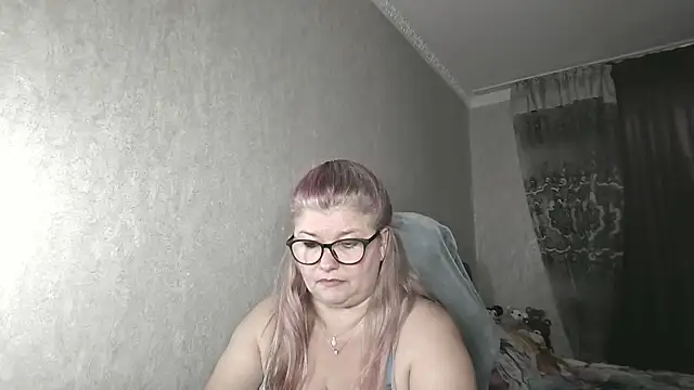 Snapshot of Diana_49 chatting on July 7, 2026, 8:29 am Diana 49 online show from July 7, 2026, 8:29 am