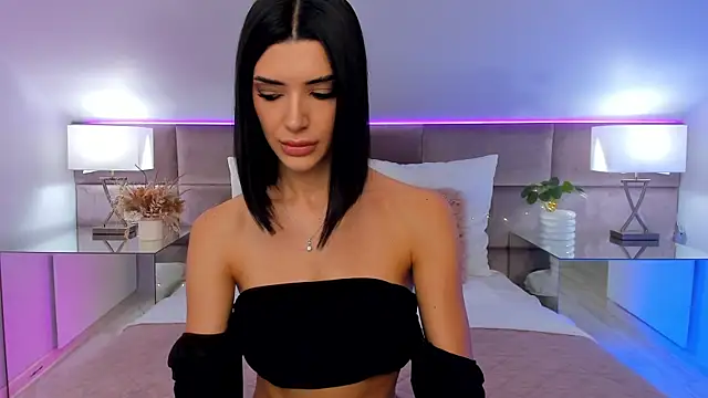 JasmiLyn online show from October 18, 2025, 12:29 pm