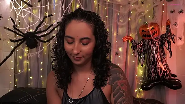 agatha collins  online show from October 7, 2025, 7:15 pm