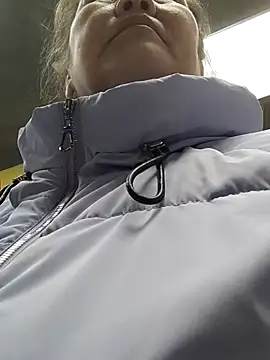 Zulfiya Bruce online show from October 18, 2025, 7:16 pm