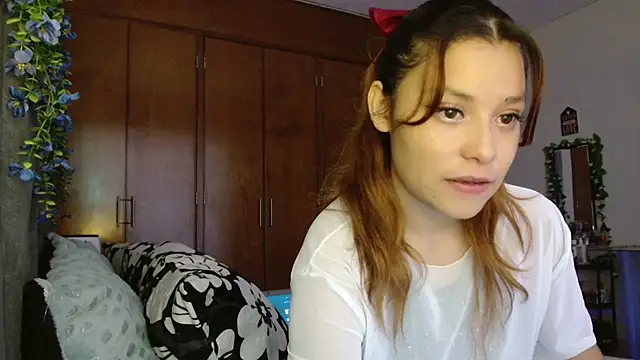 Snapshot of 3littleschoolteens chatting on October 3, 2025, 7:59 pm 3littleschoolteens online show from October 3, 2025, 7:59 pm