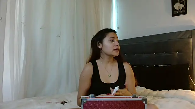 3littleschoolteens online show from January 18, 2026, 10:13 pm