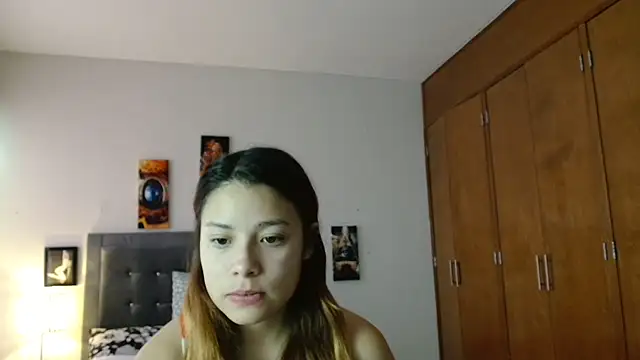 Snapshot of 3littleschoolteens chatting on November 5, 2025, 5:49 pm 3littleschoolteens online show from November 5, 2025, 5:49 pm