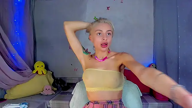 LickLizzy online show from October 13, 2025, 2:13 am