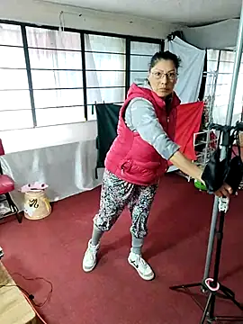 LaInsaciableIntensa online show from November 10, 2025, 4:45 pm