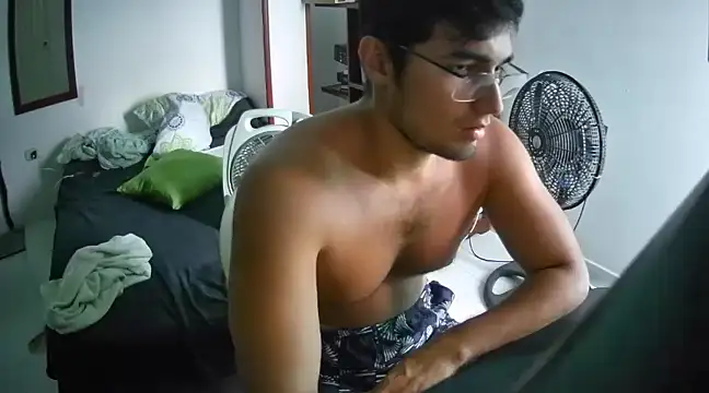 lechero226 online show from February 8, 2025, 7:05 pm