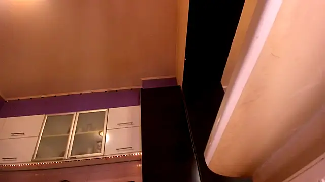 purpleariellx online show from March 18, 2025, 9:34 am