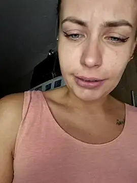 Keli Jessi online show from October 17, 2025, 6:10 pm