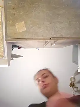 Keli Jessi online show from November 4, 2025, 7:28 pm