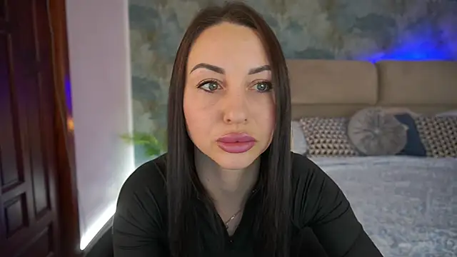 KristiiMax online show from February 9, 2026, 9:18 am