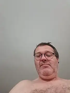Snapshot of mike9473 chatting on June 19, 2026, 5:13 am mike9473 online show from June 19, 2026, 5:13 am